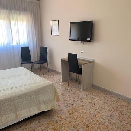 Domus Della Radio Bed & Breakfast Rome Bagian luar foto