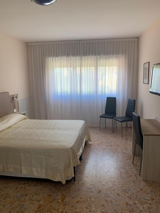 Domus Della Radio Bed & Breakfast Rome Bagian luar foto