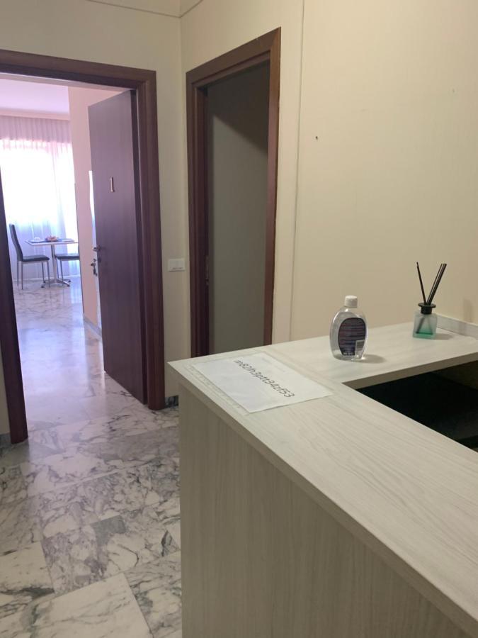 Domus Della Radio Bed & Breakfast Rome Bagian luar foto