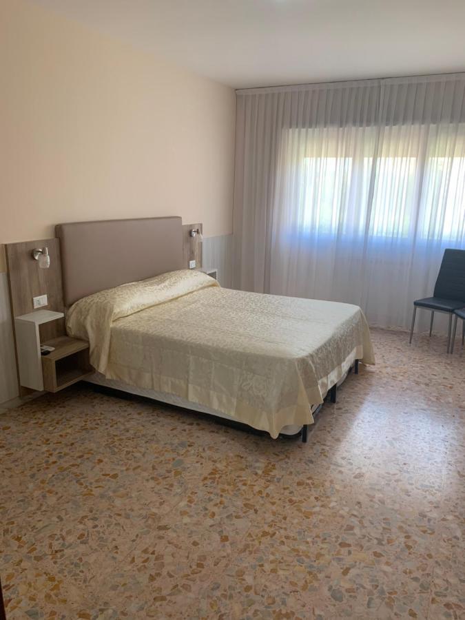 Domus Della Radio Bed & Breakfast Rome Bagian luar foto