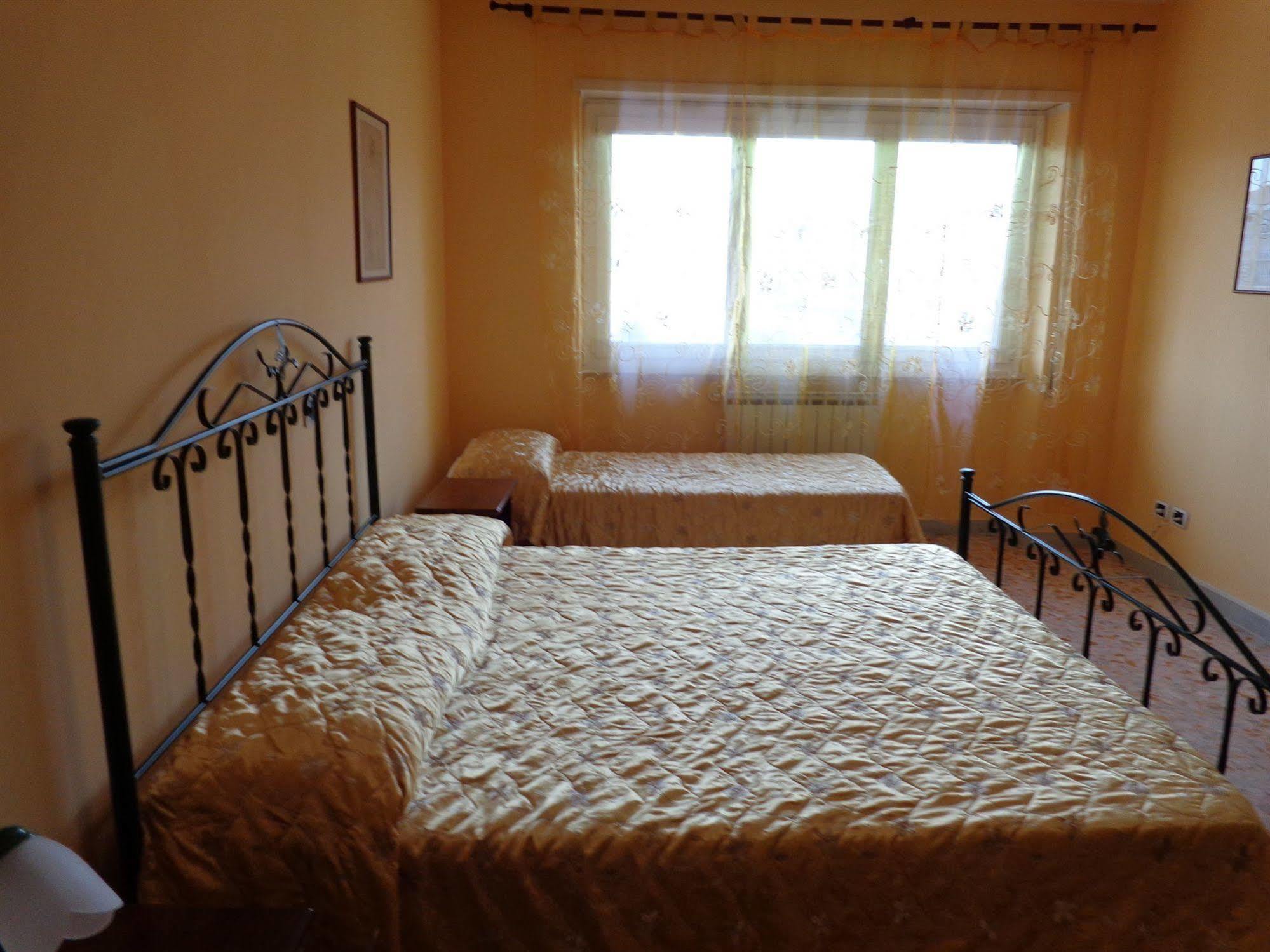 Domus Della Radio Bed & Breakfast Rome Bagian luar foto